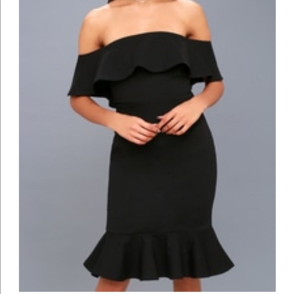 Lulu’s off the shoulder body on dress